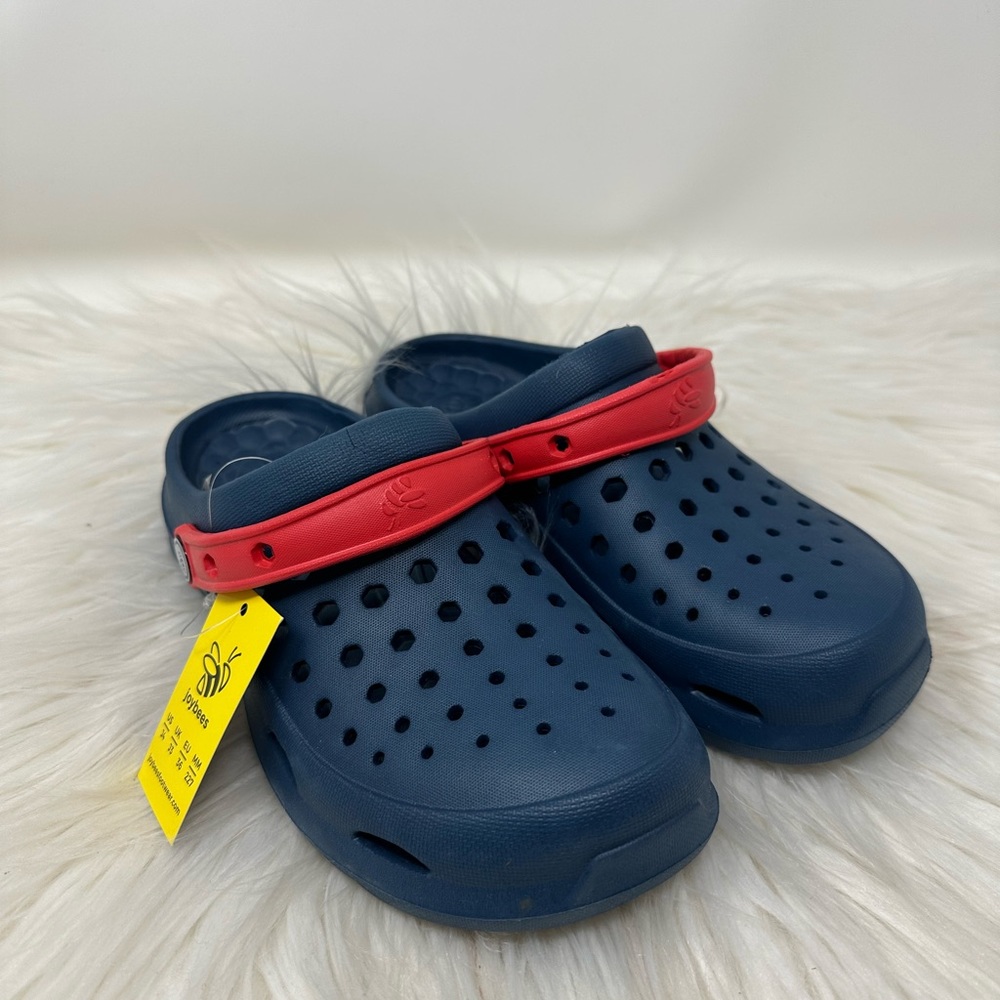 Target Joybee’s youth slip on water shoes size 1
